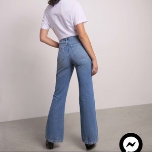 Flared Jeans (Ultra High Rise)
